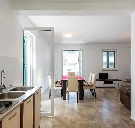 Ferienhaus Tonka Sumartin