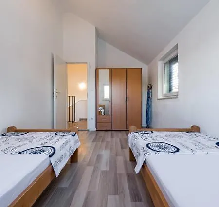 Ferienhaus Tonka Sumartin